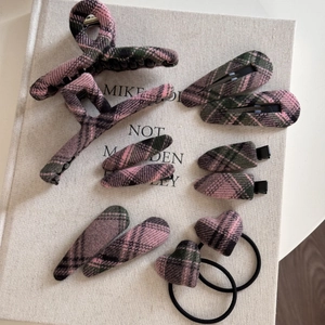 Classic pink and green plaid hair clip set with wool texture for elegant hair styling