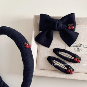 Accessoires Cheveux en Tissu Cerise Bleu Marine Serre-Tête Nœud Fait Main Pinces à Cheveux Douce Cerise pour Femmes Filles Décor