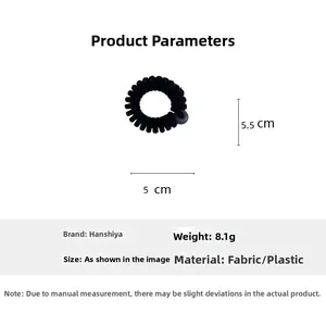 Dettaglio dell'elastico a spirale in ciniglia nera con diametro 5,5 cm e peso di 8,1 g