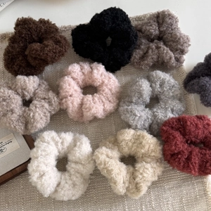 Lot de chouchous en polaire en 8 couleurs dont marron et beige pour l'automne