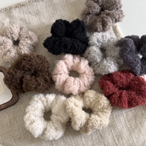Lot de chouchous en laine d'agneau pelucheuse aux tons terre d'automne variés