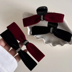 Vintage Velvet Bow Hair Clip For Women Elegant Rhinestone Bowknot Duckbill Clip And Claw Clip For Party Daily Hair Accessories