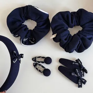 Style Coréen Bleu Marine Tissu Élastiques à Cheveux Élégant Plissé Lettres Bandeaux Pinces à Cheveux Accessoires Femmes