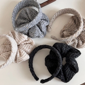 Chic knitted bow headbands in four autumn colors featuring retro thick wool tweed texture