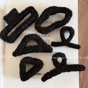 Women Winter Plush Hair Claw Clip Black Shiny Tinsel Large Geometric Shark Clip Elegant Fabric Hair Accessories For Daily Party