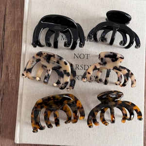 French style large acetate hair claws in black and tortoiseshell finish set of six