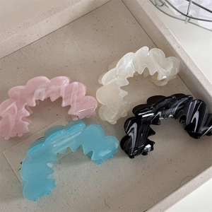 French chic wavy acetic acid hair claw clips in four marble patterns for women