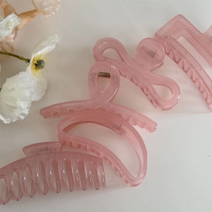 Lot de 4 pinces à cheveux en résine rose translucide au design minimaliste coréen