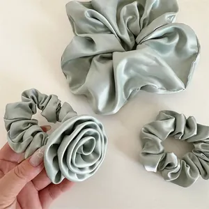 Chouchous en Satin Vert Sauge Élégants Motif Rose Florale Tissu à Volants Doux Élastiques pour Cheveux Femme Accessoires Coiffure