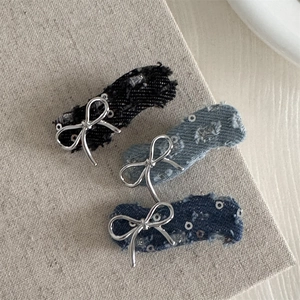 Three-piece denim hair clip set with sequins and silver bows in blue and black colors
