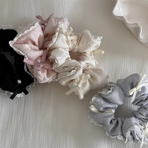 Haargummi-Set mit Spitze, Perlen und Schleifen in Schwarz, Rosa, Beige und Hellblau