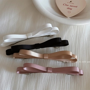 Pince à Cheveux Élégante à Double Nœud pour Femmes Style Coréen Ruban de Satin Pince à Ressort Accessoires Cheveux Mode Douce