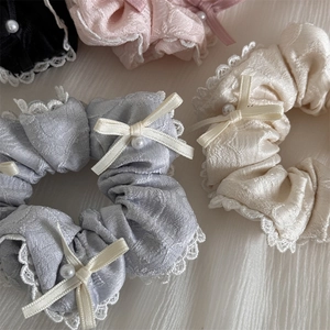 Spitzen-Haargummi aus Seide mit Schleife und Perle für elegante Frauenfrisuren