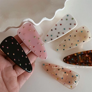 Barrettes élégantes style français avec strass colorés et divers motifs de mode