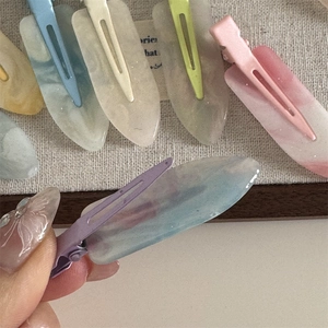 Colorful resin marble seamless hair clips for fringe styling and makeup application