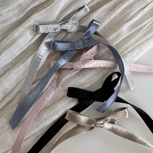 Barrettes à cheveux élégantes avec nœuds en satin et longs rubans en plusieurs couleurs