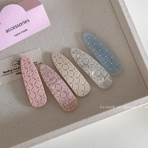 French Style Quilted Pattern Hair Clips With Faux Artificial Pearl Alloy Acetate Matte Checkered Duckbill Clips For Women Hair Accessories