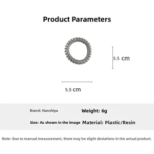 Détails de l'élastique spirale argenté de 5,5cm de diamètre et design léger de 6g