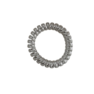 Élastique à cheveux spirale argenté minimaliste avec finition métallique miroir