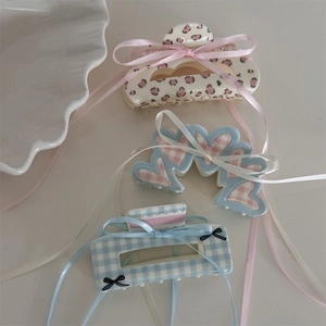Set di mollette per capelli a fiori e scacchi con lunghi nastri per acconciature dolci