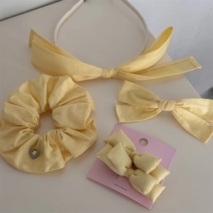Coffret d'accessoires cheveux jaunes avec serre-tête, chouchou et barrettes à nœuds