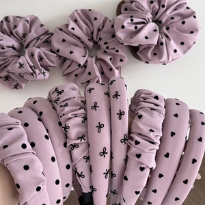 Lot de serre-têtes vintage roses en éponge avec motifs de cœurs et de pois roses