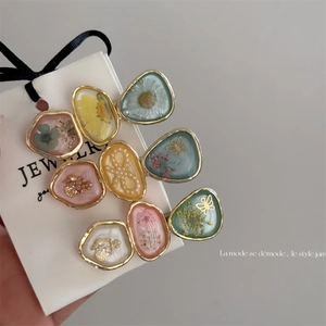 Korean Mori Style Handmade Resin Hair Clip With Real Dried Flowers Alloy Duckbill Clip For Women Floral Sweet Hair Accessories