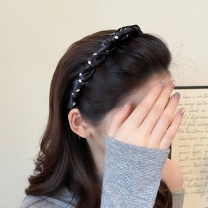 Serre-tête bouffant à pois pour femmes avec dents antidérapantes pour un maintien sûr