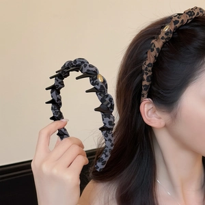 Serre-tête Léopard Pour Femmes Avec Dents Antidérapant Enveloppé De Tissu Accessoires De Cheveux Mode Pour Lavage Du Visage