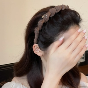 Twisted brown fabric headband with sparkling sequins and non-slip teeth for women