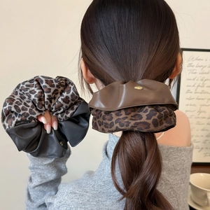 Korean Style Leopard Patchwork Scrunchie Vintage Faux Leather Fabric Large Hair Ties Fashion Headwear For Women