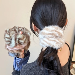 Chouchous en Fausse Fourrure Imprimé Animal Élastiques Cheveux Peluche Grands Anneaux Cheveux Automne Hiver Accessoires Femme