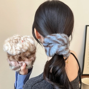 Lot de chouchous en fausse fourrure léopard bleu et beige pour les styles automne-hiver