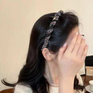Floral braided wide headband with non-slip teeth and vintage gold metal accent