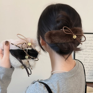 Women's Plush Bow Hair Clip French Vintage Faux Fur Duckbill Clip With Gold Metal Pendant Autumn Winter Hair Accessories
