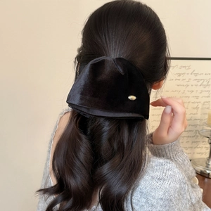 Elegant Korean Style Black Velvet Large Bow Hair Claw Clip For Women Ruffled Skirt Design Hairpin With Gold Alloy Tag