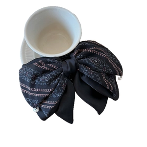 Retro black cashew floral bow hair claw clip with vintage patterns and pearl charms
