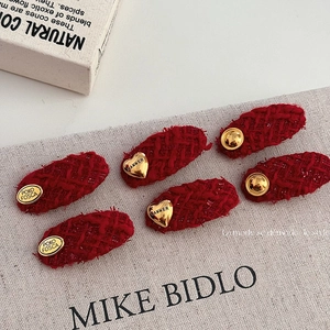 Vintage Red Tweed Hair Clip With Gold Heart Metal Label Elegant Woolen Duckbill Clip For Women Autumn Winter Accessories