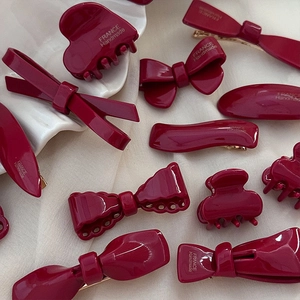 Ensemble d'accessoires de coiffure rouge vin élégant avec pinces à nœud en résine brillante