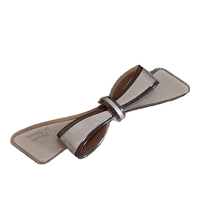 Barrette à cheveux élégante en acétate avec étiquette dorée et gravure de luxe