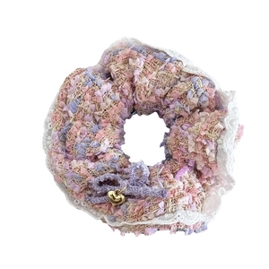Süße rosa-lila Tweed-Haarspange mit eleganter weißer Spitze und goldenem Herz-Anhänger