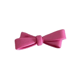 Süße tiefrosa Samt Schleife Haarklammer mit matter Textur für elegante Mädchen Haar-Accessoires