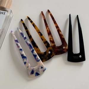 French style acetate U-shaped hair pins with leopard print and sparkling crystal detail