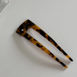 Detail of tortoise shell acetate U-shape hair pin with rhinestone and France Handmade engraving