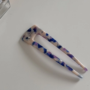 Detail of French tortoiseshell U-shaped hair pin with France Handmade engraving
