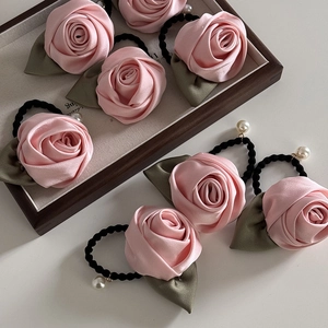 Lot d'élastiques à cheveux roses en soie avec feuilles vertes et perles