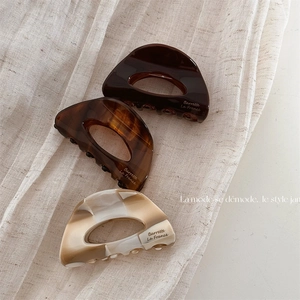 Elegante Pinza per Capelli a Semicerchio in Acetato Traforato Stile Francese Barrette La France Semplice Motivo Marmo Tartaruga Donna