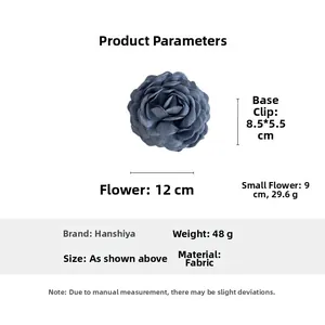 Detailed size chart for blue fabric rose hair claw clips showing dimensions and weight