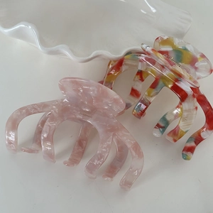 Lot de pinces à cheveux élégantes en acétate marbré rose doux et motifs multicolores