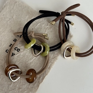 Set d'élastiques à cheveux coréens avec anneaux en résine marbrée et cercles dorés